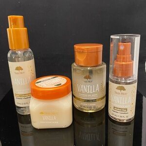 Tree Hut Vanilla Body Wash Set